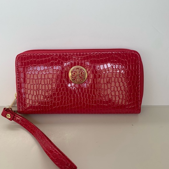 NWOT Fuchsia Long  Wallet With Detachable Wristlet - Picture 4 of 7